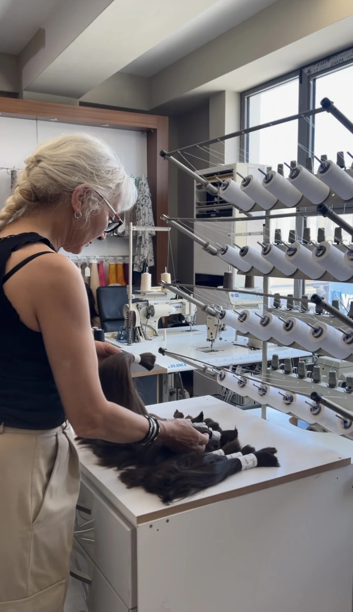Hair extension production at the SACH & VOGUE atelier